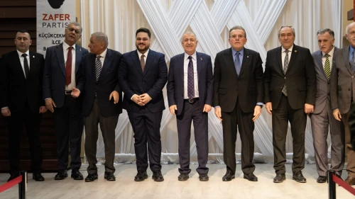 Genel başkanlar aynı sofrada buluştu