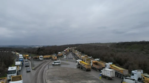 Arnavutköy'de sonsuz kuyruk