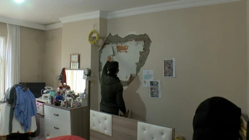 Ev başlarına yıkılacaktı!