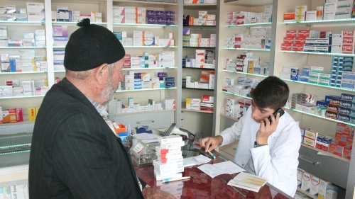 Vatandaş ilaç bulamıyor!
