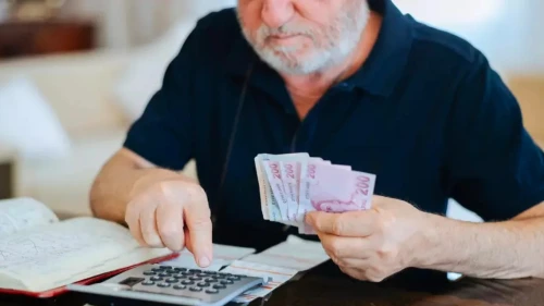 Emekliye seyyanen zam iddiası