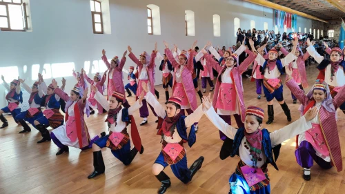 İstanbul'da "Türk Dünyası Çocuk Oyunları Şenliği" düzenlendi