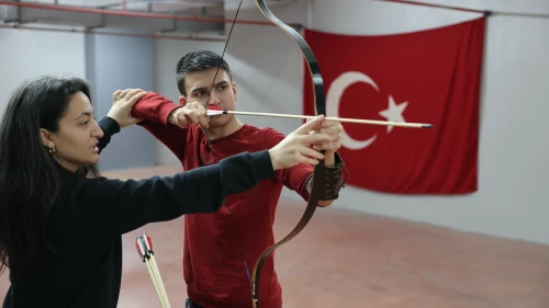 Belediyenin 'okçuluk kursu' lise öğrencisine tarihi dizilerde rol getirdi