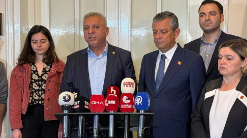 EMEK Partisi'nden, Özgür Özel'e TBMM'de ziyaret