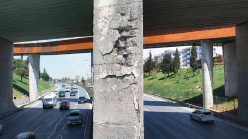 Esenyurt'ta korku köprüsü!