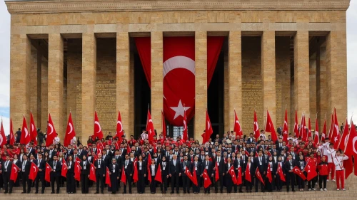 Anıtkabir'e akın ettiler