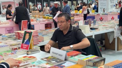 Gazeteci Mehmet Mert Eskişehir'de okurlarıyla buluştu