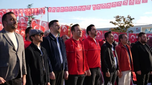 Türk milleti meydanlara aktı