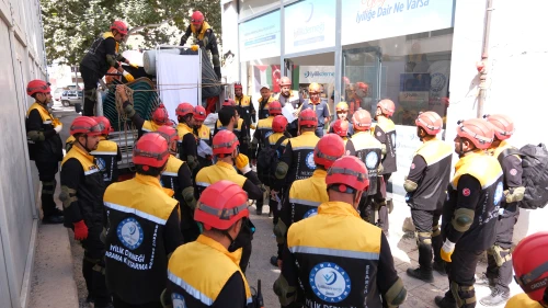 İyilik Derneği iyilik dağıtıyor