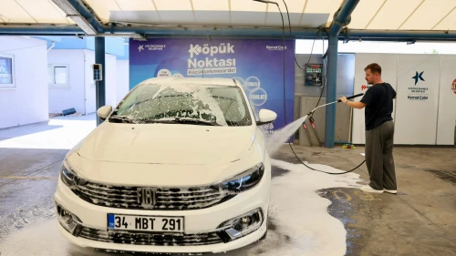 Küçükçekmece Belediyesi'nden Araç Sahiplerine Pratik ve Ekonomik Temizlik Hizmeti: Köpük Noktası!