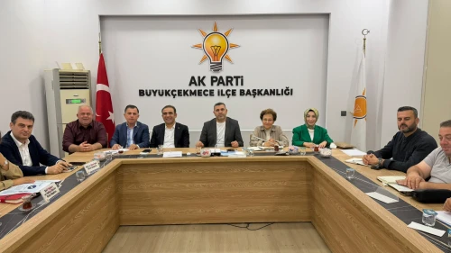 AK Parti Büyükçekmece İlçe Başkanlığı: AK Parti Büyükçekmece'nin sorunlarını çözmek için toplandık