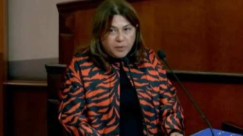 Hatice Bozdağ: “Türkoba’da 6 Yıldır Bekleyen İmar Kararları Neden Uygulanmadı?”