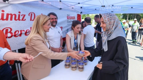 Bakırköy aşureye doydu