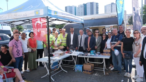 İYİ Parti İstanbul İl Başkanı Yücel Coşkun Beylikdüzü'nde saha çalışmasına katıldı