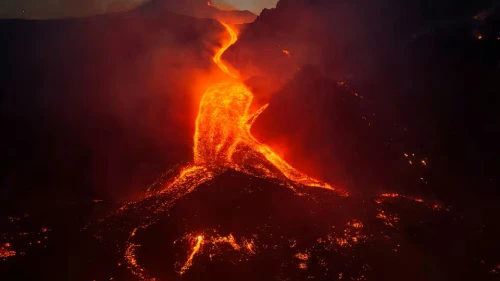 Etna uçuşları durdurdu