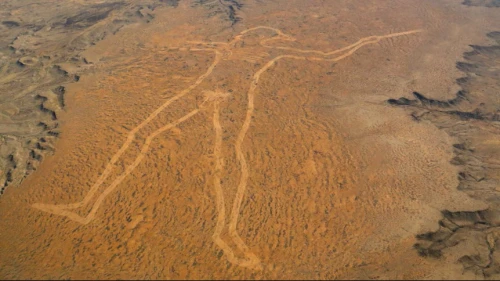 Çölde dev bir adam Marree Man’ın Gizemi