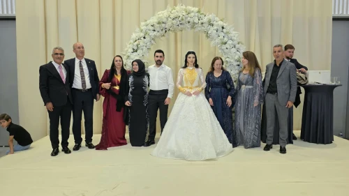 Dillere destan bir düğün