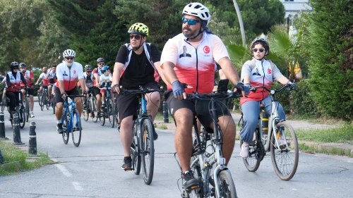 30 Ağutos için pedalladılar