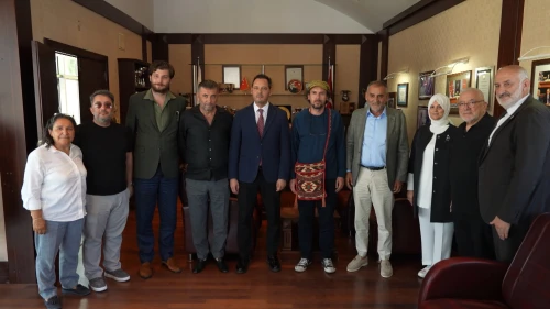 Kasımpaşa'dan ressama destek