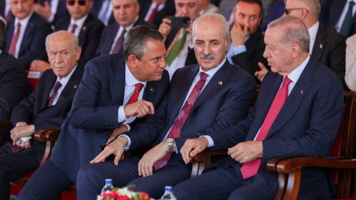 SİYASETTEN UMUT YOK!