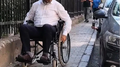 O ayağa kalkıp engeli aşabildi. Peki ya kalkamayanlar?