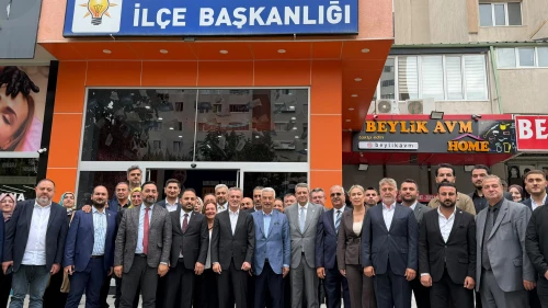 Beylikdüzü’nde AK Parti Rüzgârı: 10 Mahallede Dev Kadro Sahada