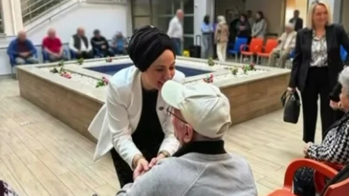 MHP Beylikdüzü KAÇEP’ten huzurevinde anlamlı doğum günü buluşması