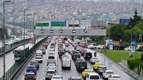 Okullar açıldı trafik başladı