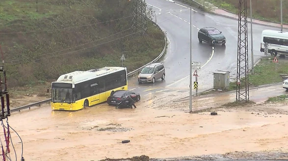 İstanbul'u sel aldı!