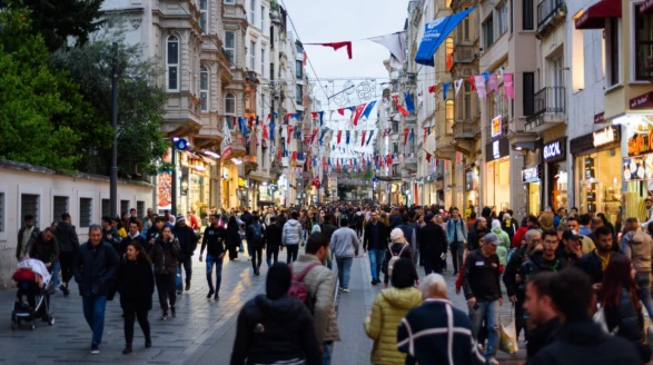 Hem yoksul hem açız!