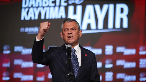 "Ben size onur, haysiyet, cesaret ve mücadele vaadediyorum!"