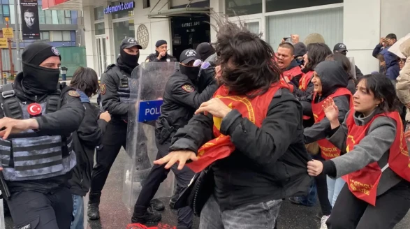 Polis ablukasında 1 Mayıs