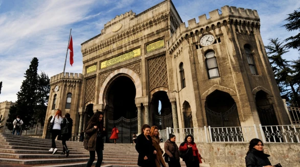 Üniversiteye değil hayata koşuyorlar