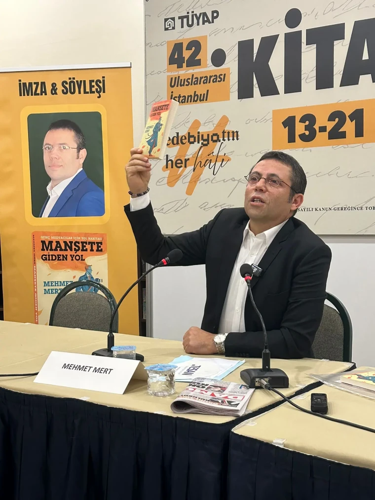 Gazeteci-Yazar Mehmet Mert TÜYAP'ta okuyucularıyla buluştu 1