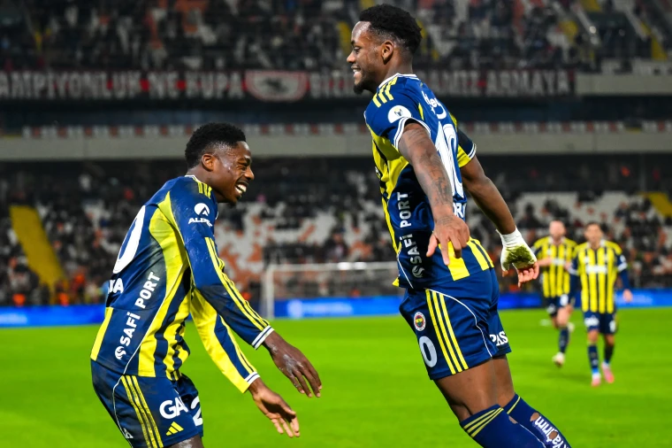 Eski Fenerbahçeli Galatasaray'a imza atacak! Jhon Duran resmen Aslan oluyor 3