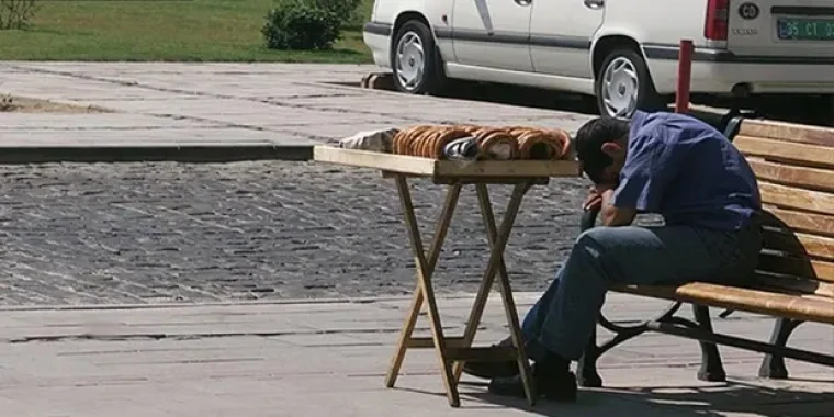 Yüzyılın yoksulluğu derdimiz geçim!