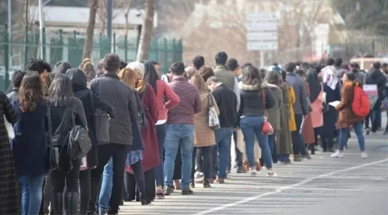 Öğrencisinden emeklisine herkes iş arıyor