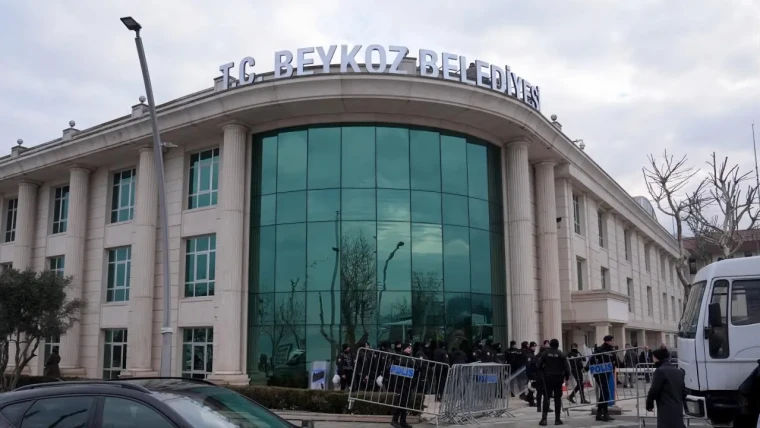 Kamu parası yedirilmediği  için mi düşman oldular?