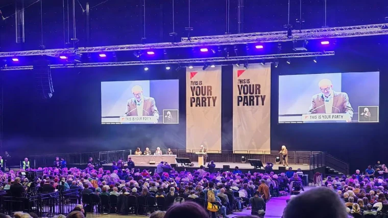 Avrupa’da yeniden bir hayalet dolaşıyor!