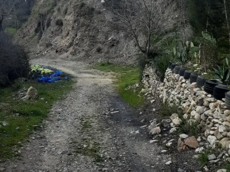 Yol değil arazi parkuru!