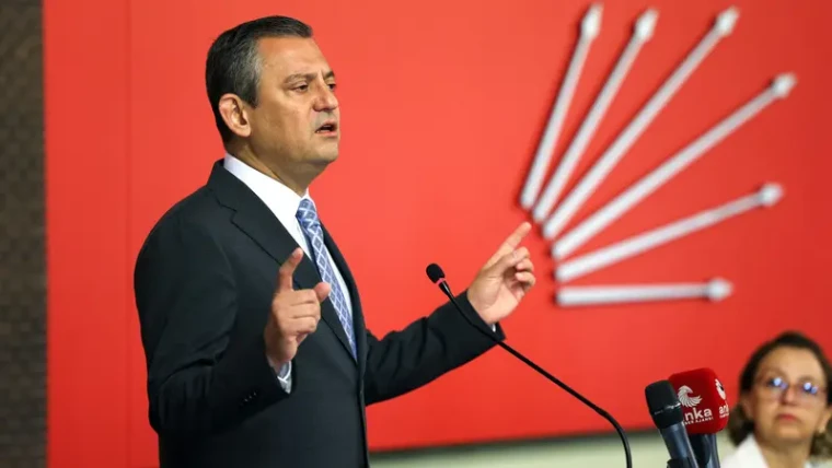 Umudu büyülten adam: Özgür Özel