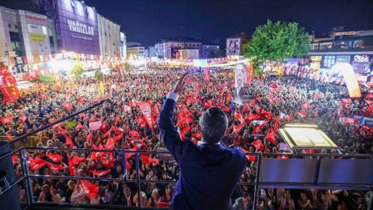 CHP’de nezaketin yerine ne geçti?