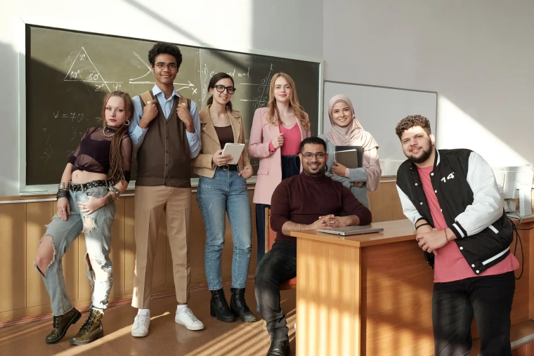 VAKIF ÜNİVERSİTELERİNİN  KALİTESİNİ ETKİLEYEN ÜÇ İ.K. FAKTÖRÜ