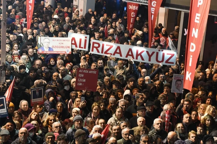 CHP'de liyakatin kaybolduğu yer: Otobüsün  üstü ile altı arasındaki gerçek mesafe