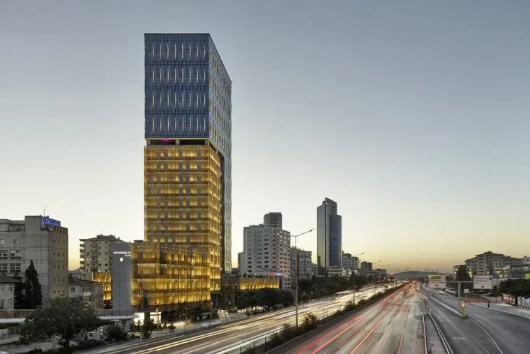 Boş ofisler, pahalı konutlar