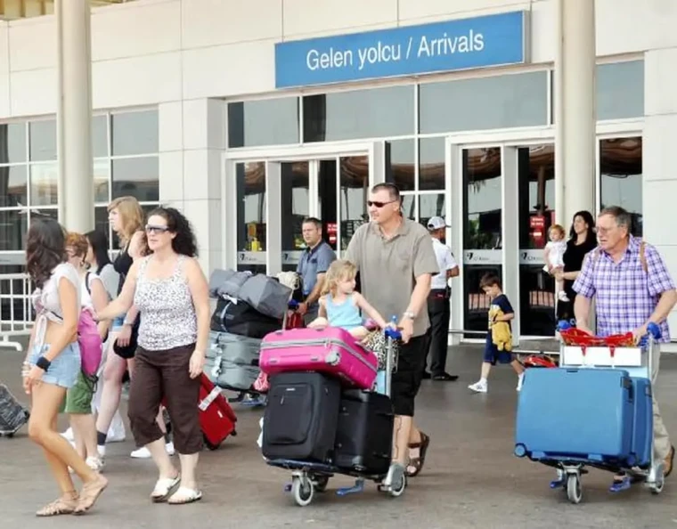 Turist geliyor, harcama azalıyor