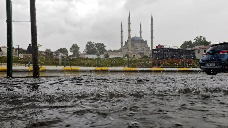 İstanbul'a yağmur yakışıyor