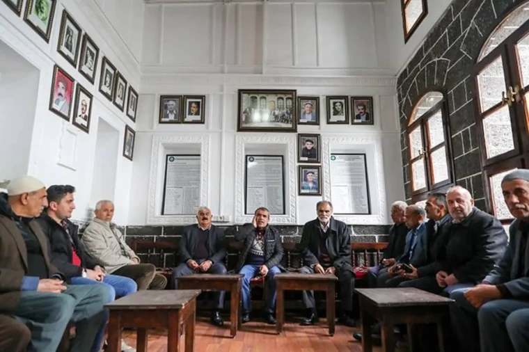 Anadil meselesi: Rakip değil, zenginlik