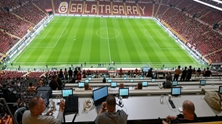 Basın tribünü kimsenin babasının çiftliği değil