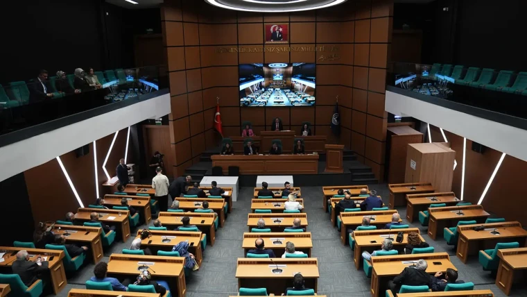 Üsküdar'da demokrasiye ağır darbe